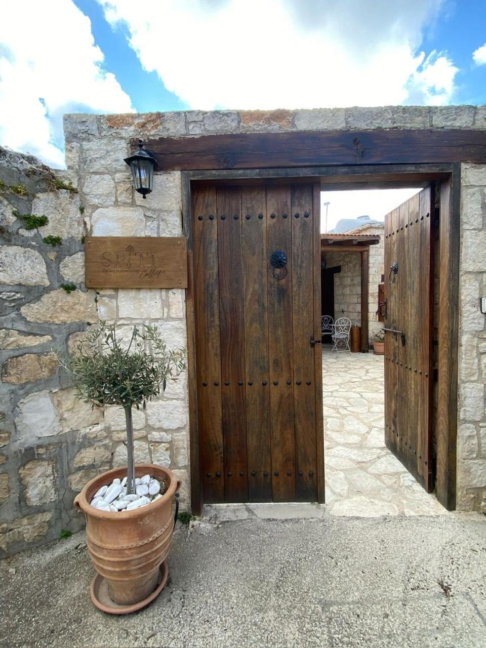 Spiti Calliope Kathikas Buitenkant foto